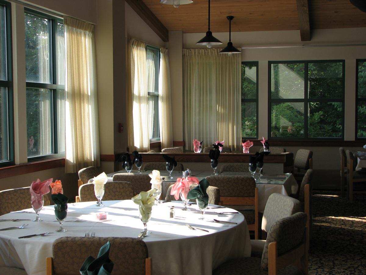 Chief Logan Lodge Hotel & Conference 외부 사진