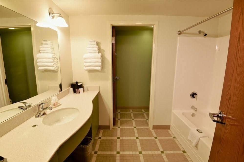 Chief Logan Lodge Hotel & Conference 외부 사진